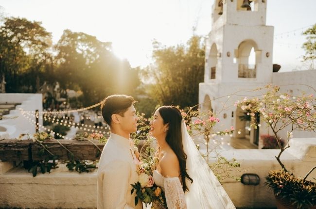 Pinto Art Museum – Create an Artistic Garden Engagement Photoshoot